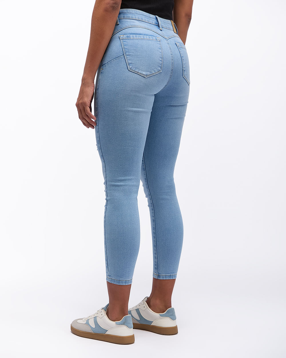 Jean-Mujer-Fabiola-Total-Sky-28