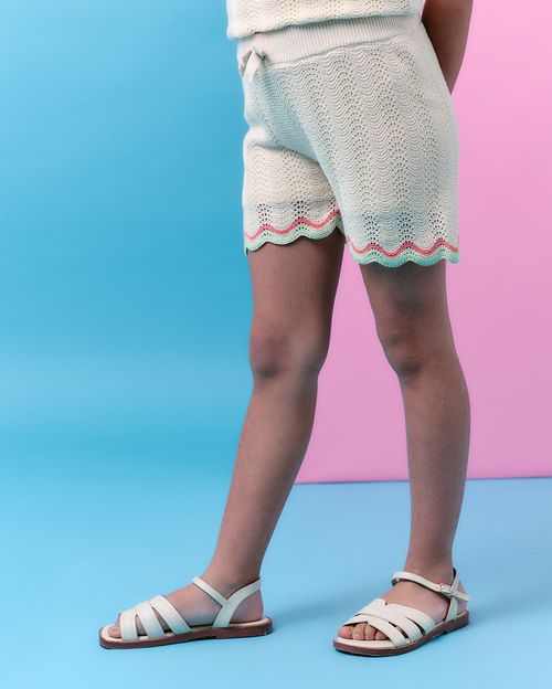 Short Niña Victoria Crema Pastel